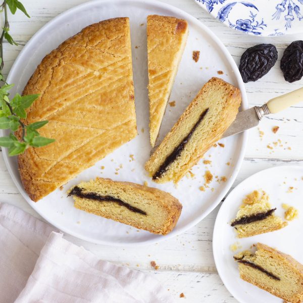 Gâteau breton pruneaux demi lune Biscuit d'ys