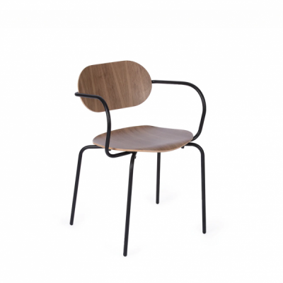 chaise en bois dysine de marque la chaise française de coté