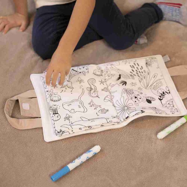 La nature des petits La mallette de coloriage lavable zoom sur dessin